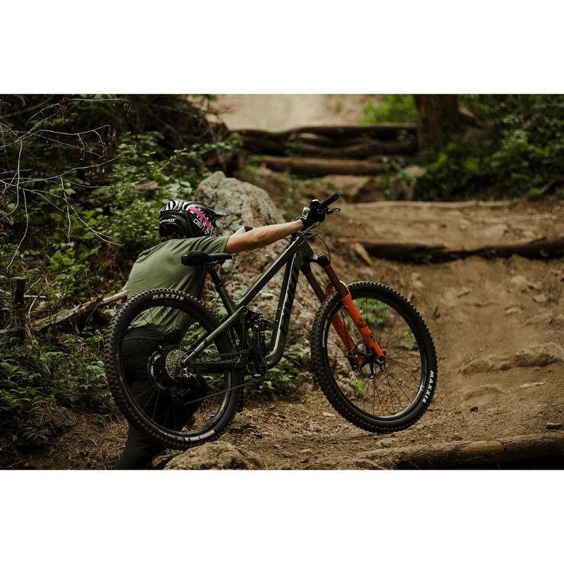 Pivot Firebird 29 Ride GX/X01 Bike - 2022 11 Pivot Firebird 29 Ride GX/X01 Bike - 2022 - Image 11