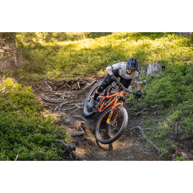 Pivot Firebird 29 Ride GX/X01 Bike - 2022 5 Pivot Firebird 29 Ride GX/X01 Bike - 2022 - Image 5